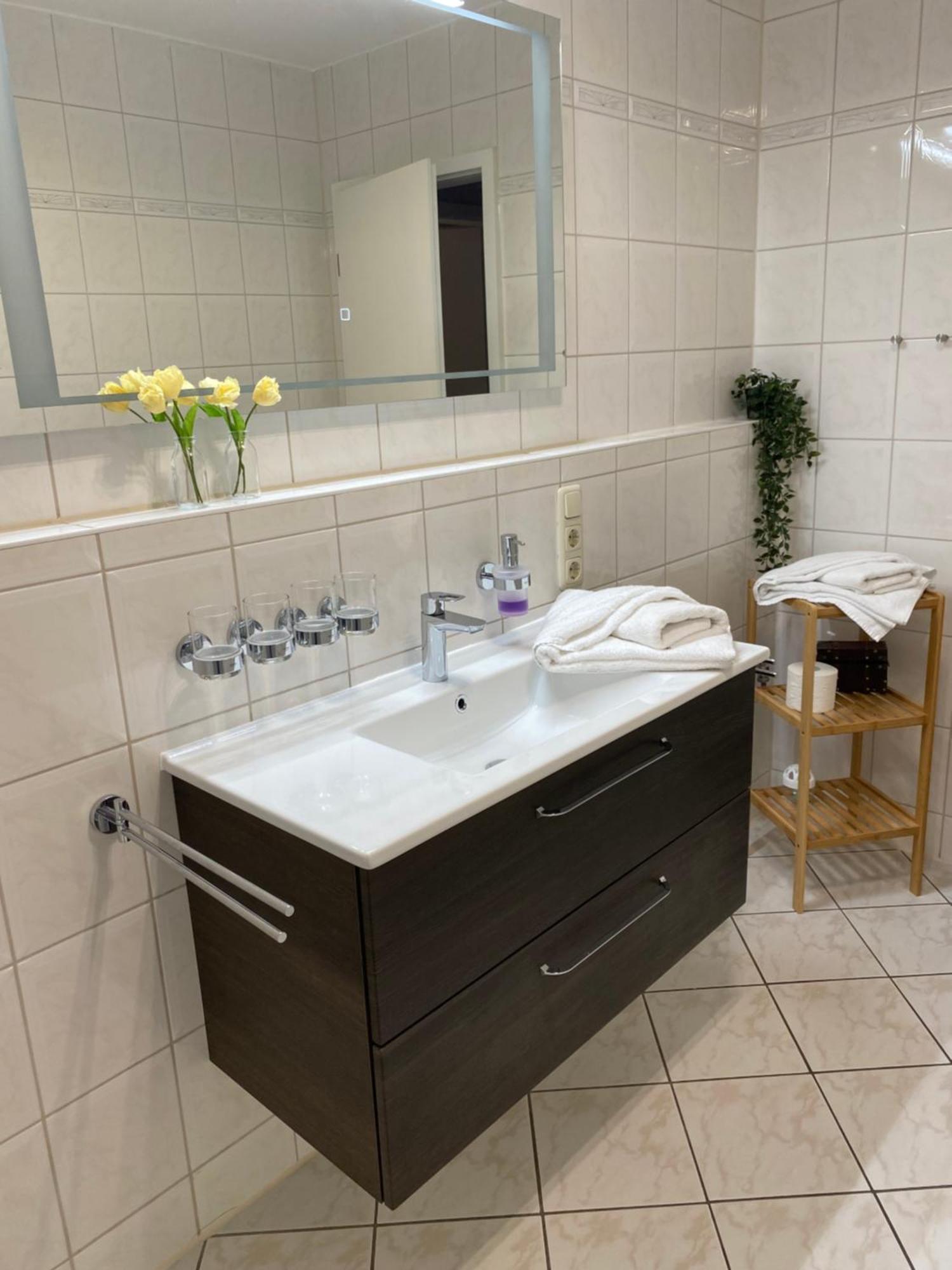 Ostseeurlaub-Goehren Ferienwohnung Sanddollar Im Haus Strandeck Buitenkant foto